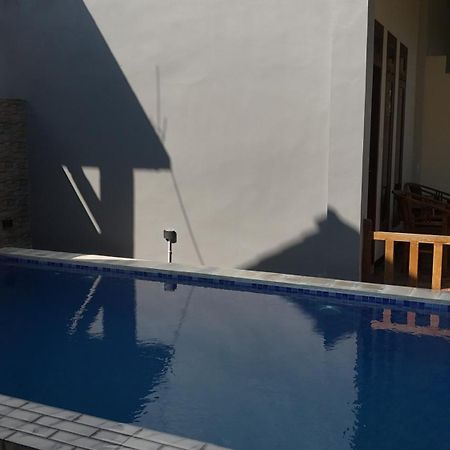 Arrys Watukarung Surfcamp Hotel Kalak Kültér fotó