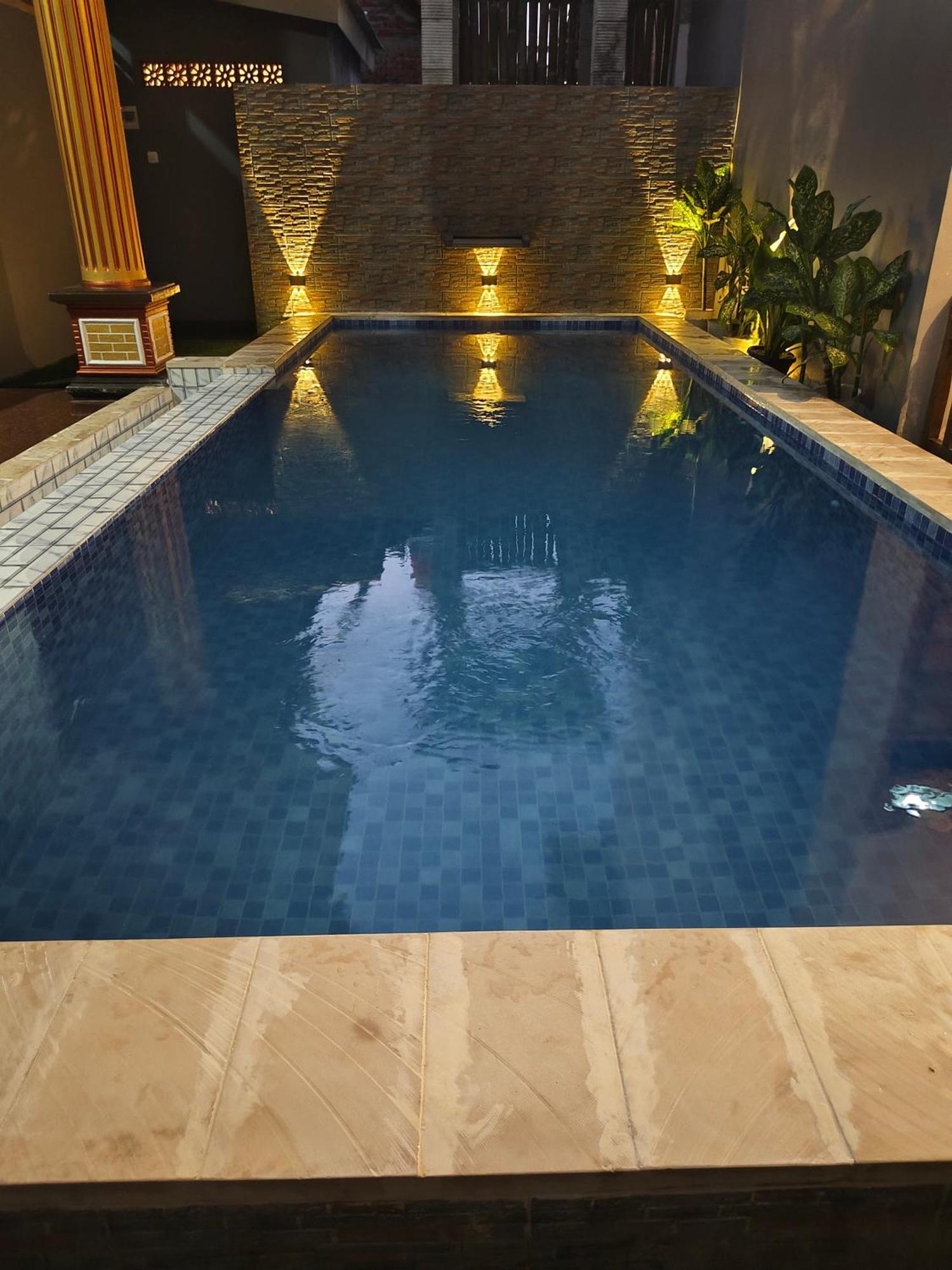 Arrys Watukarung Surfcamp Hotel Kalak Kültér fotó