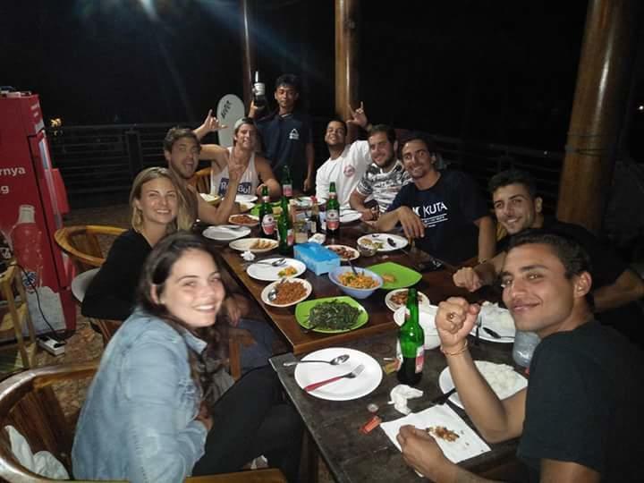 Arrys Watukarung Surfcamp Hotel Kalak Kültér fotó