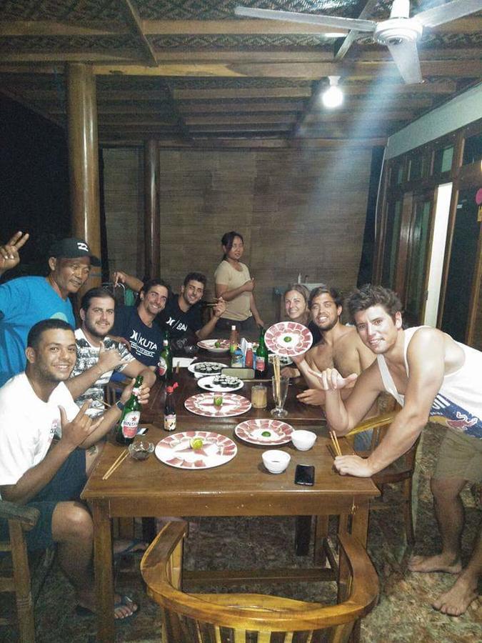 Arrys Watukarung Surfcamp Hotel Kalak Kültér fotó