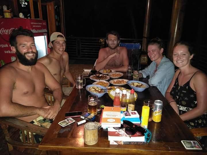 Arrys Watukarung Surfcamp Hotel Kalak Kültér fotó