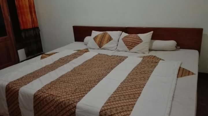 Arrys Watukarung Surfcamp Hotel Kalak Kültér fotó