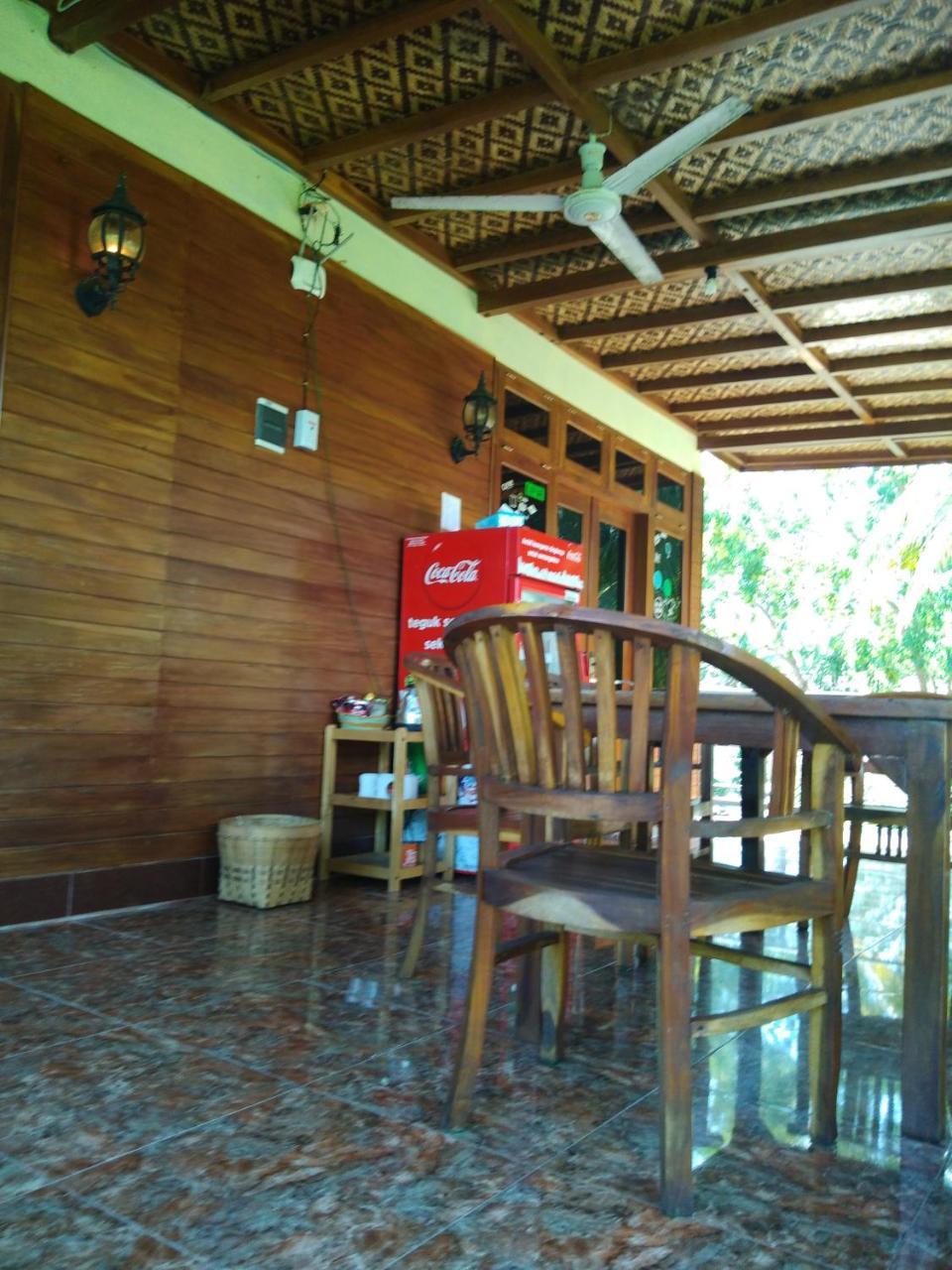 Arrys Watukarung Surfcamp Hotel Kalak Kültér fotó