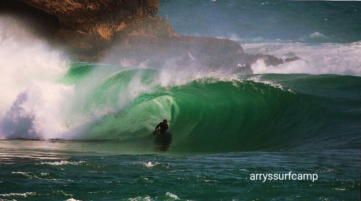 Arrys Watukarung Surfcamp Hotel Kalak Kültér fotó
