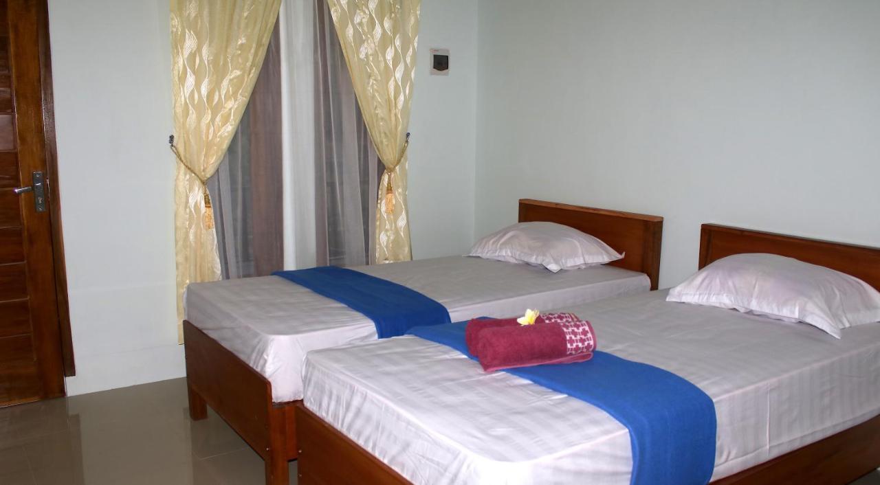 Arrys Watukarung Surfcamp Hotel Kalak Kültér fotó